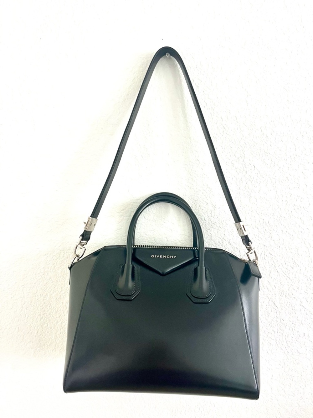 🔥Givenchy Medium Antigona Black Leather Bag🔥 - Picture 7 of 13